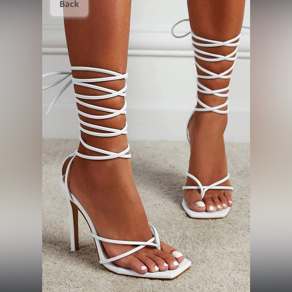NWOT PIEPIEBUY lace up heels